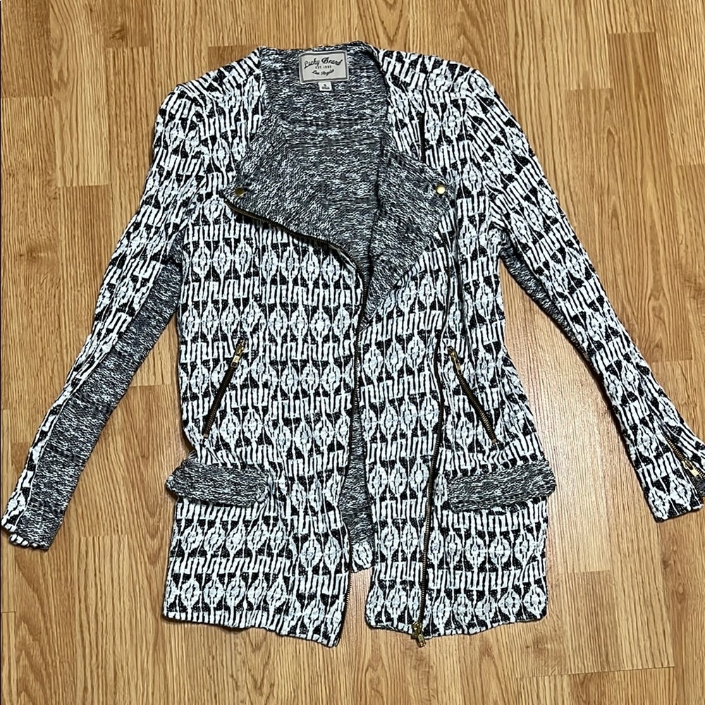 Gray and White Patterned Sweater